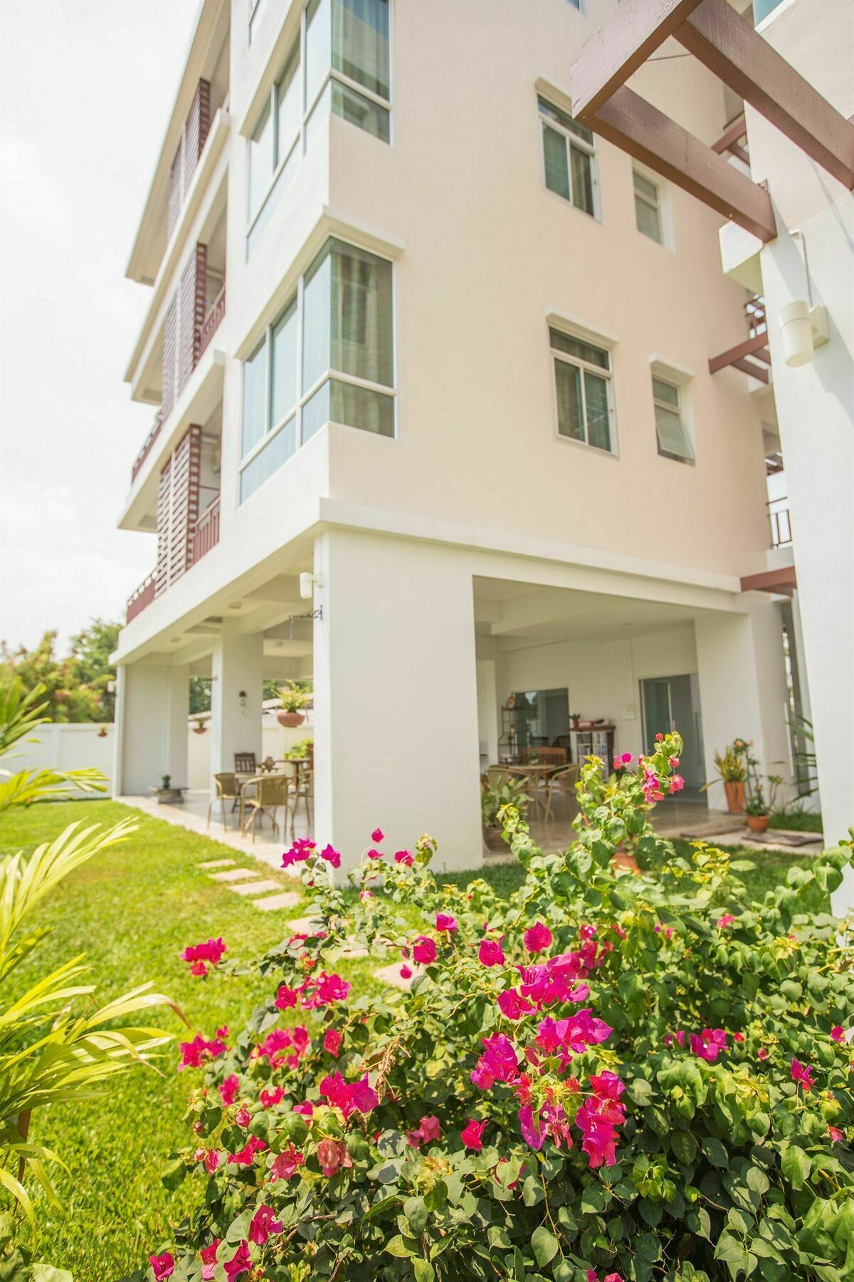 The Meet Green Apartment Bangkok Exterior photo